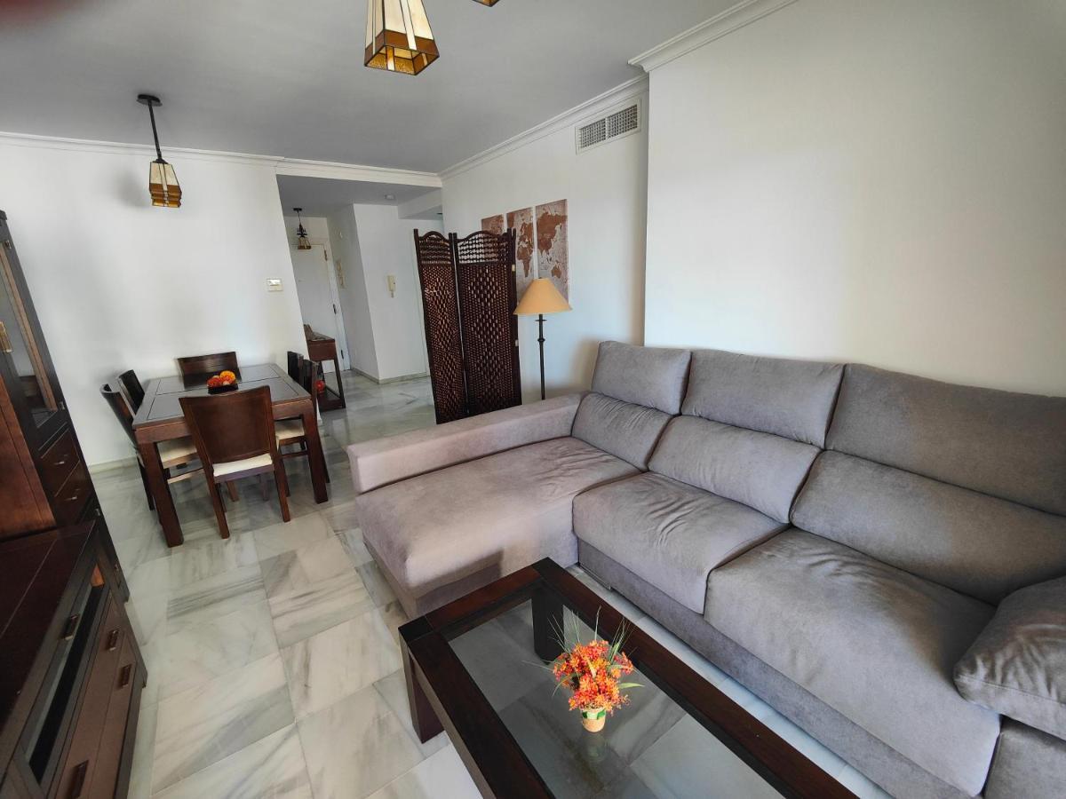 Gran Apartamento Cerca De La Playa Con Piscina En El Centro Fuengirola Kültér fotó